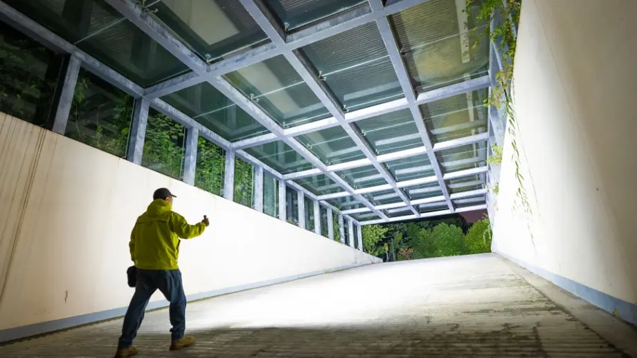 Top Flashlights for Warehouse & Logistics Workers: Industrial-Grade Lighting Guide