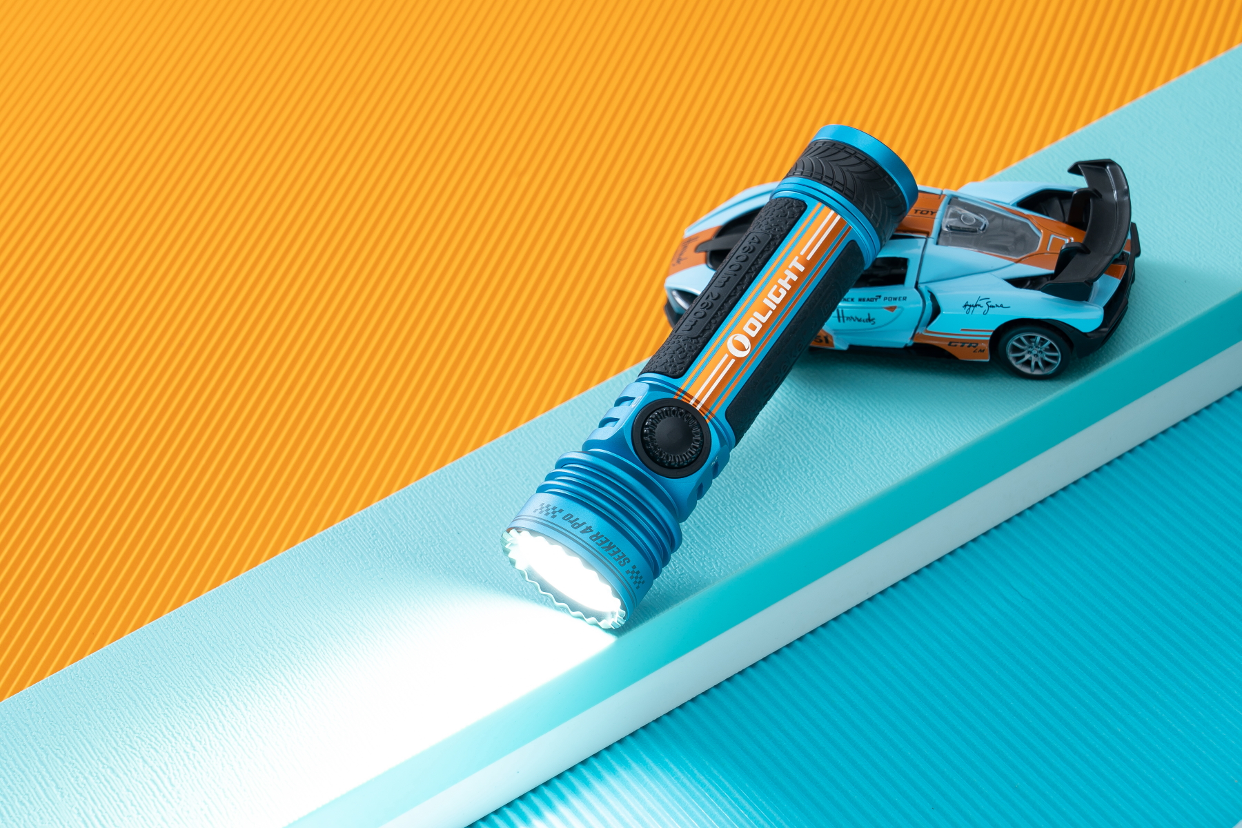 Seeker 4 Pro Oclip Pro Roadster Member Exclusive LED Flashlight
