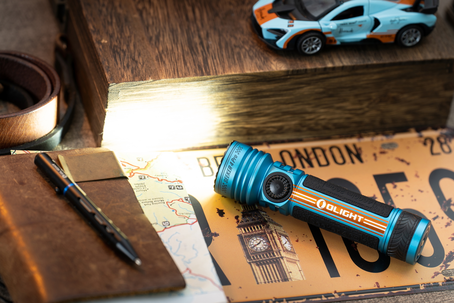 Seeker 4 Pro Oclip Pro Roadster Member Exclusive LED Flashlight