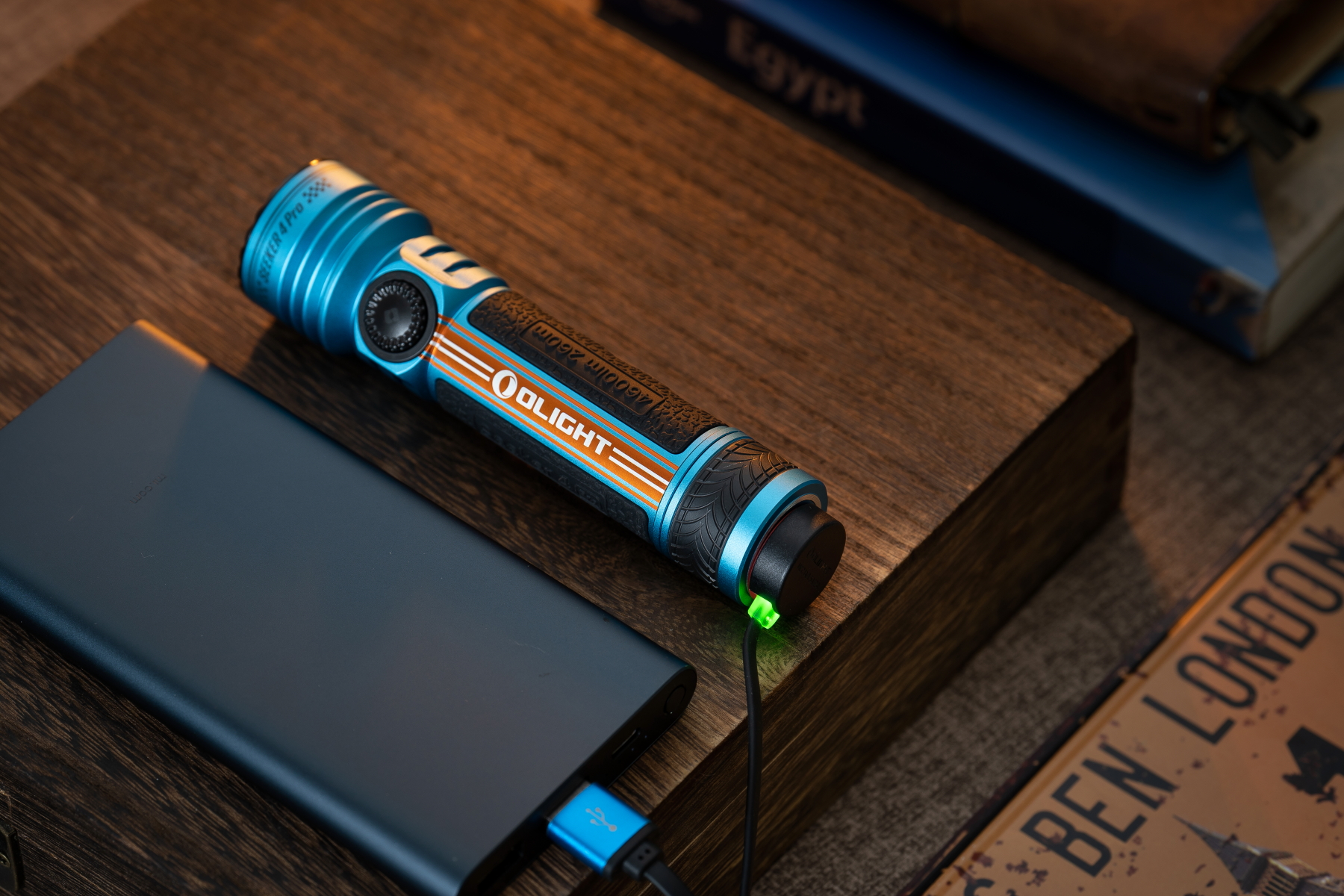 Seeker 4 Pro Oclip Pro Roadster Member Exclusive LED Flashlight