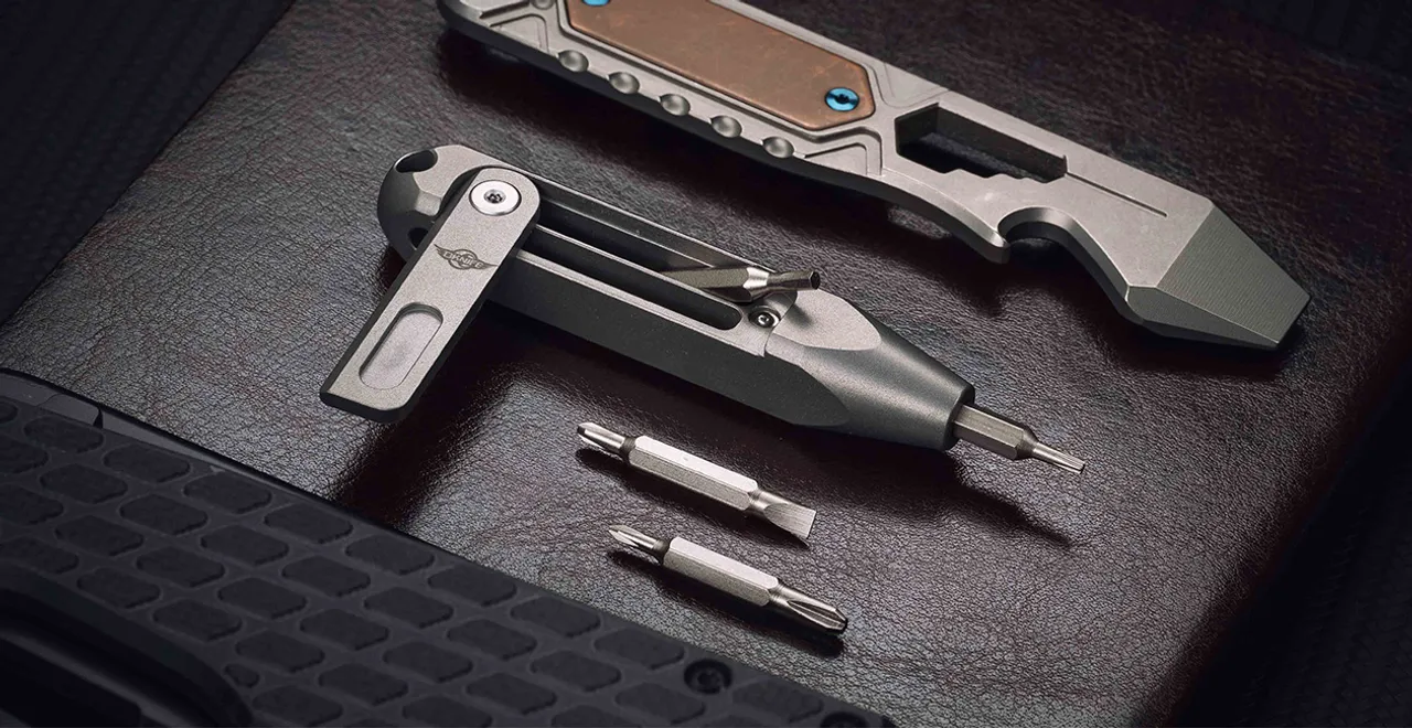 Otacle D1 Titanium EDC MultiBit Driver Olight Store