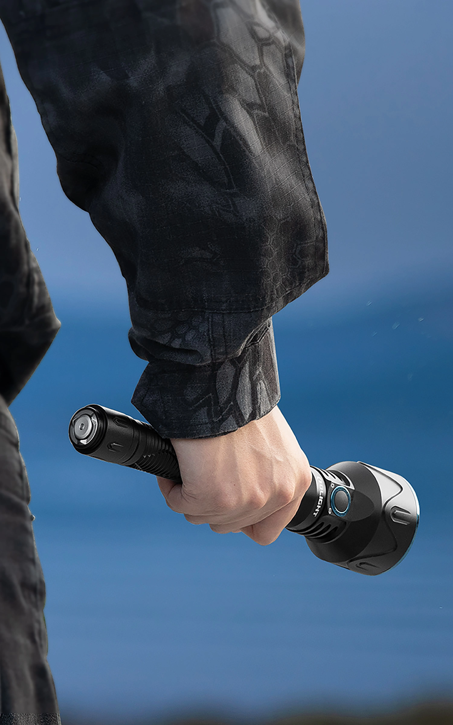 Javelot Pro 2 Long Distance Flashlight - Olight