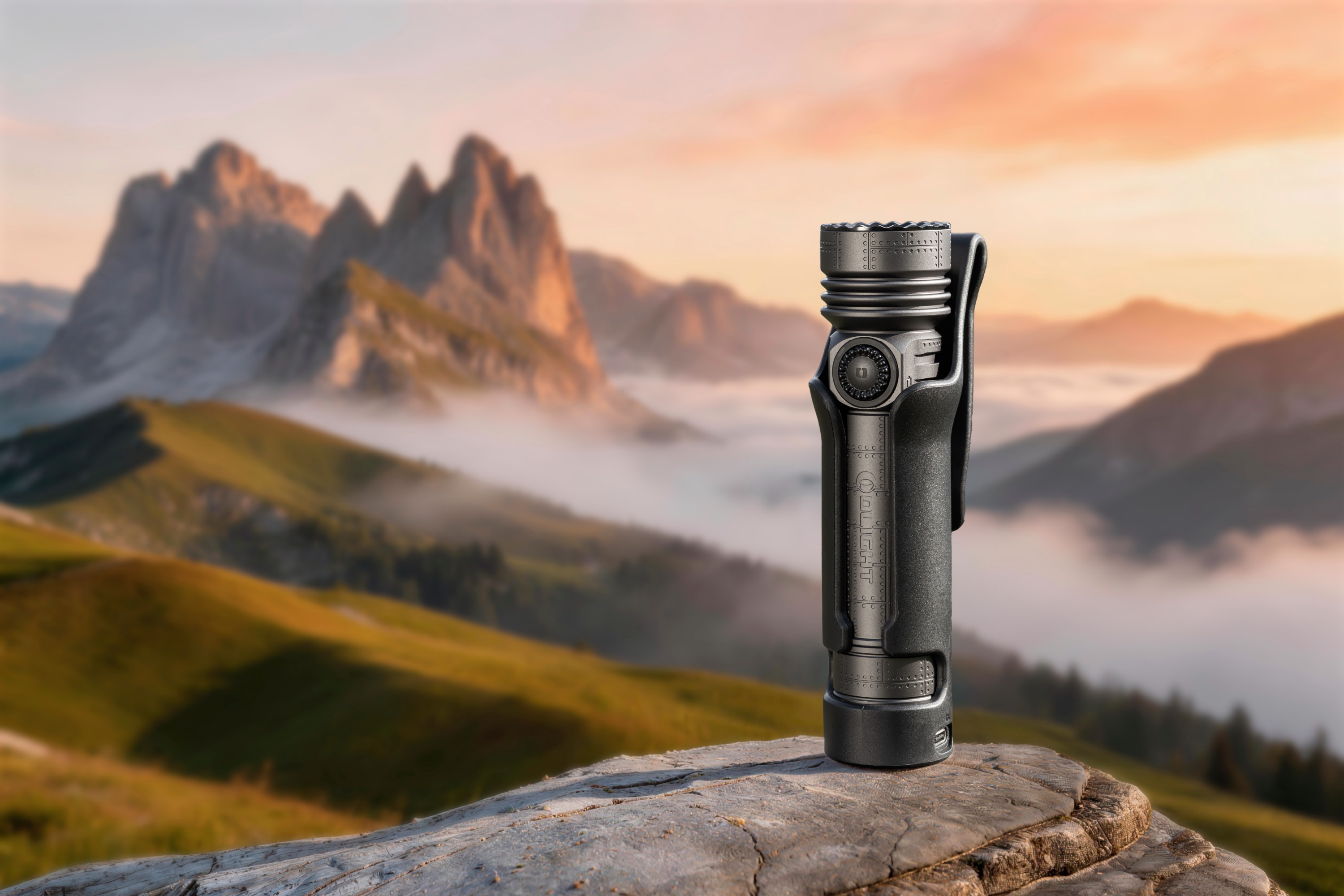 Seeker 4 Pro Phantom Squadron Flashlight Bundle Oclip Pro 4600lm