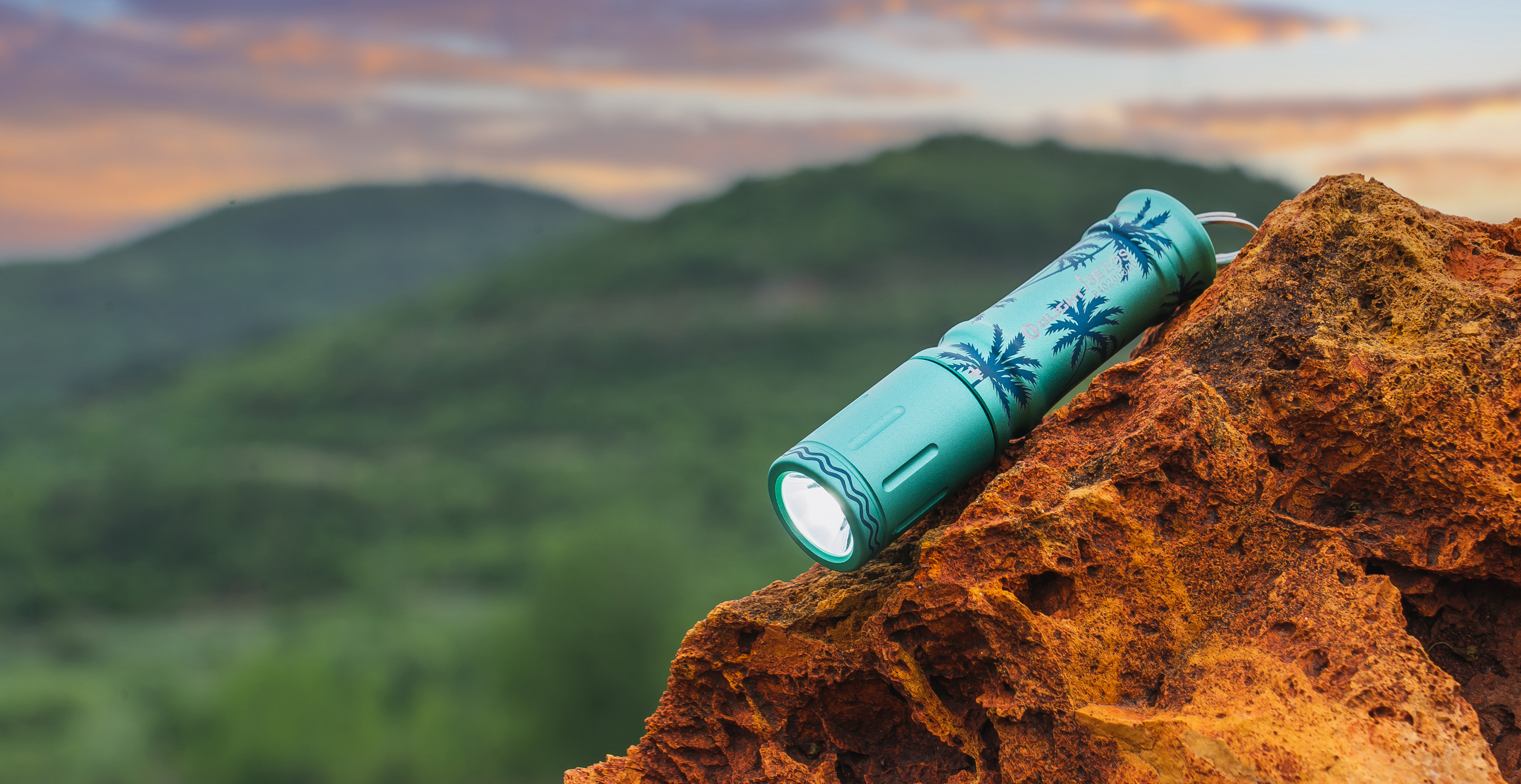 Olight i3E EOS Keychain Flashlight 90lm Mini AAA Everyday Carry