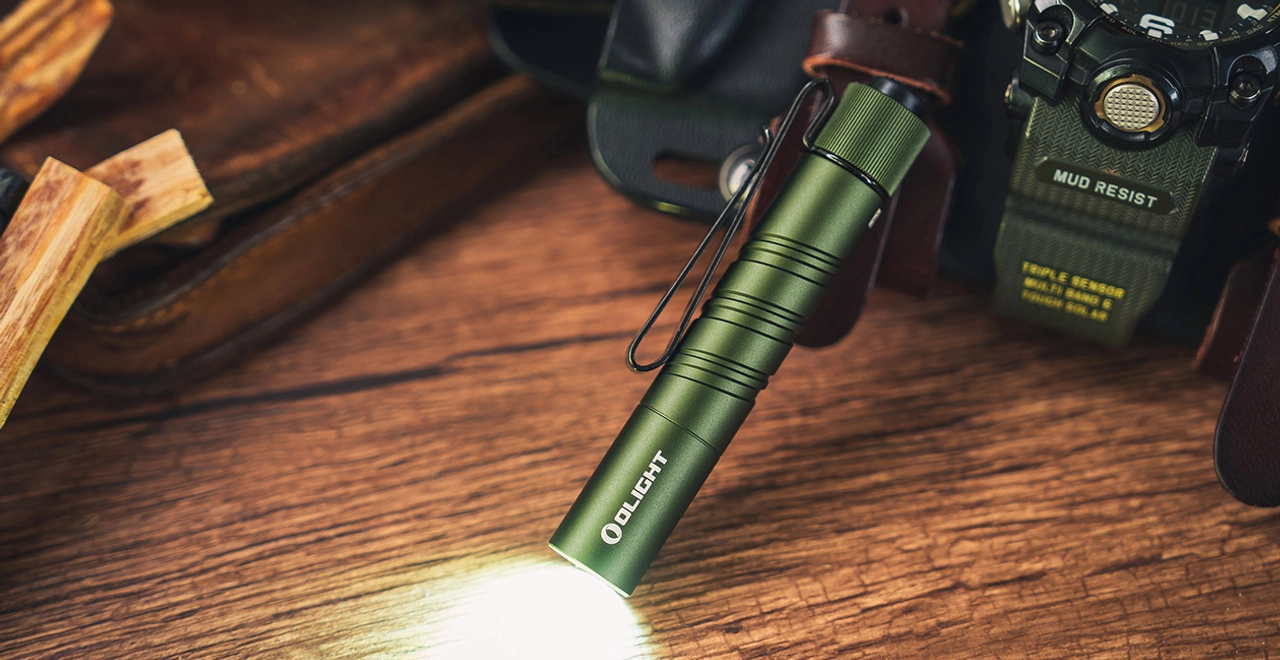 I3T 2 EDC Flashlight 300 Lumens AAA 10440 Dual Power Pocket Light - Olight