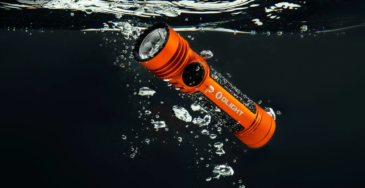 Seeker 4 Pro: Ultimate High Power Flashlight for Adventure - Olight