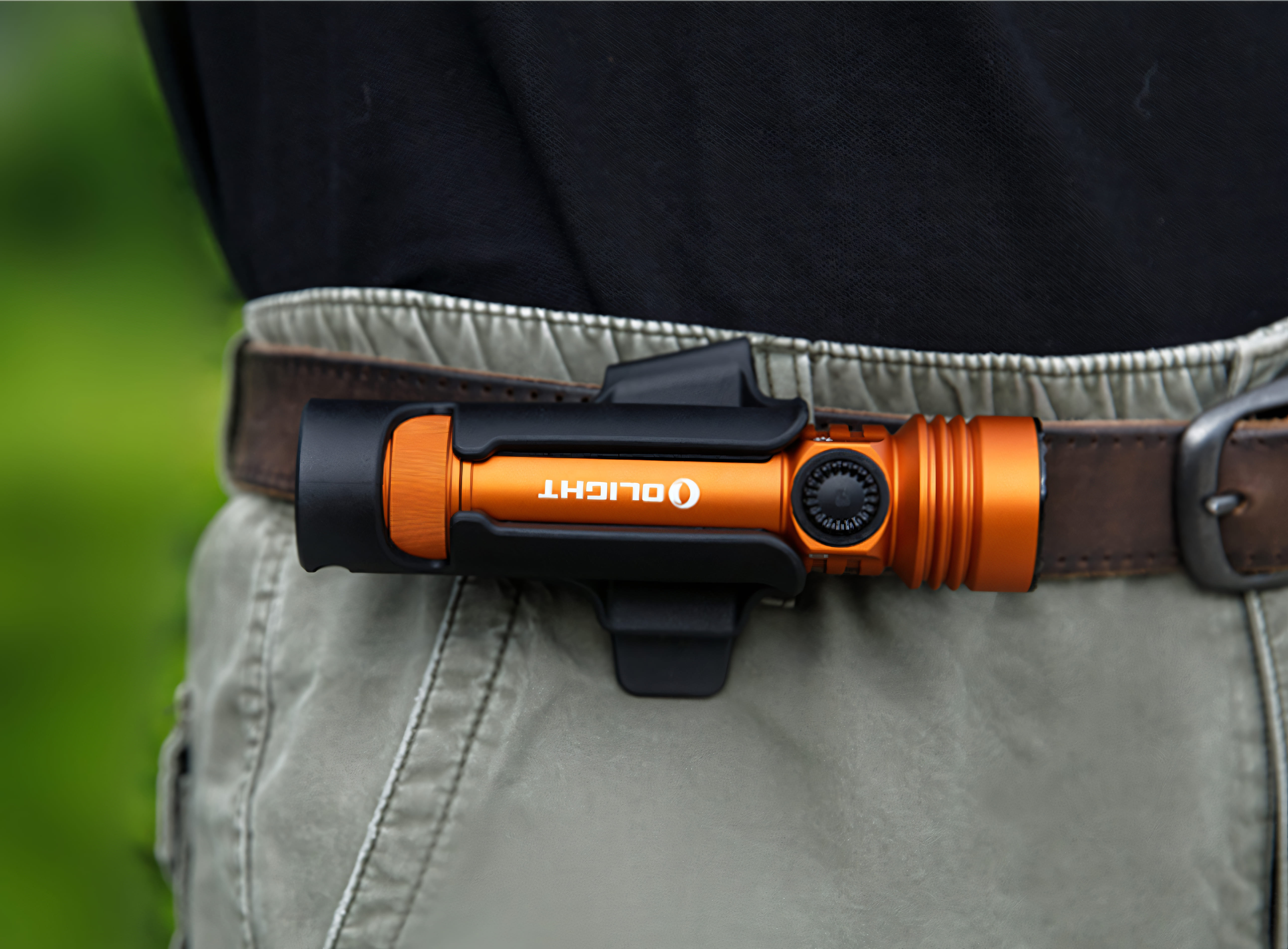 Seeker 4 Pro 4600lm Rechargeable Flashlight High Power EDC Light