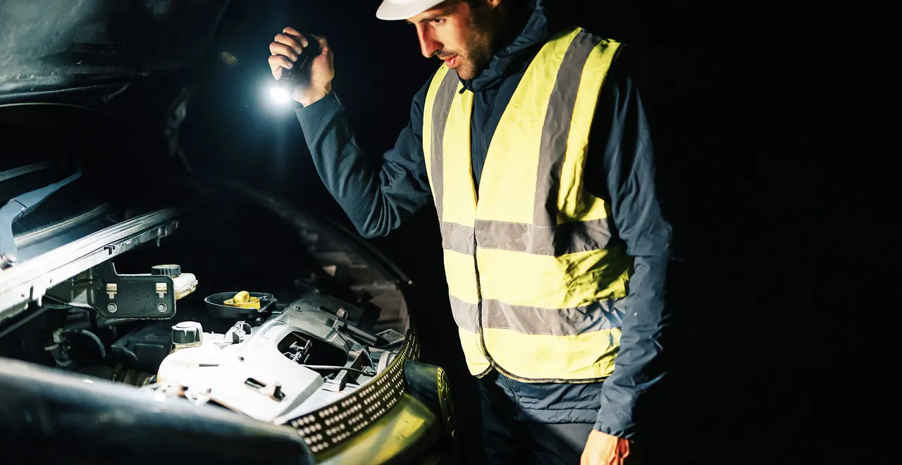 Seeker 4 Pro High Power Flashlight