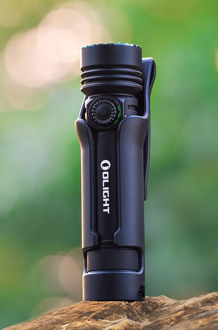 Seeker 4 Pro: Ultimate High Power Flashlight for Adventure - Olight