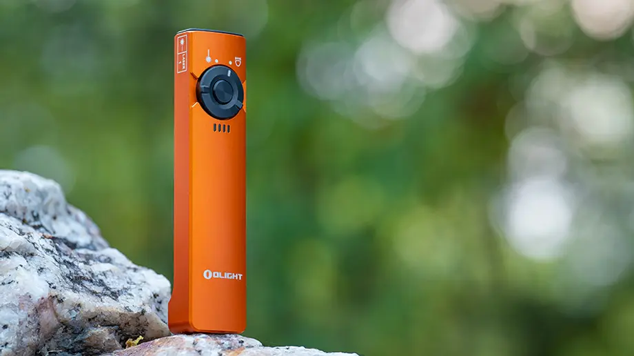 What's the Application of Arkfeld's Dual Light Source?