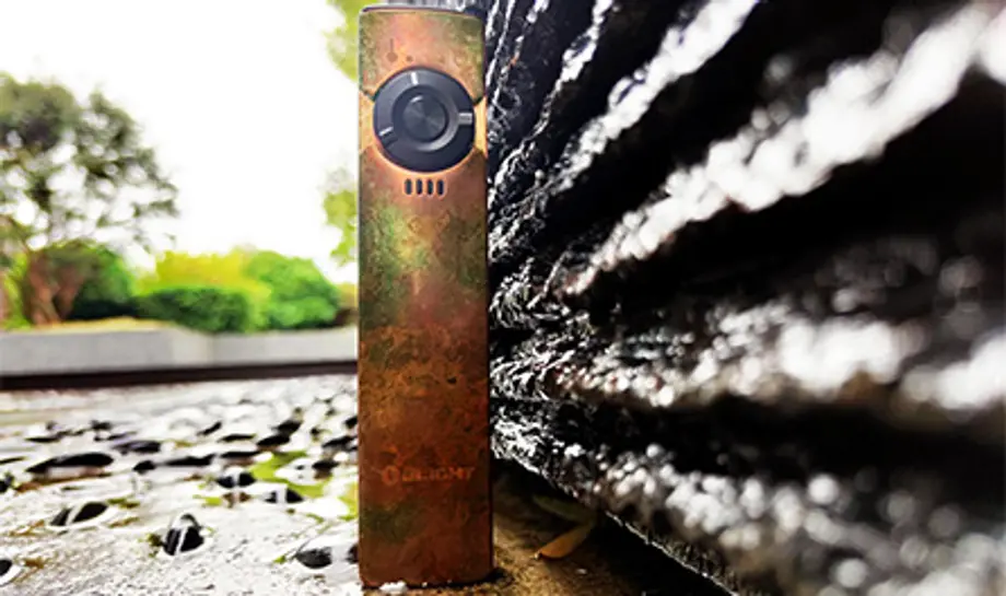 olight copper flashlight Warrior Mini 2 1750 Lumens 220m Rechargeable LED Flexible Charging Powered by a 3 Olight i5T EOS Flashlight Limited