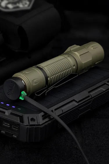 Warrior Ultra 2500 Lumens Tactical Flashlight with OAL
