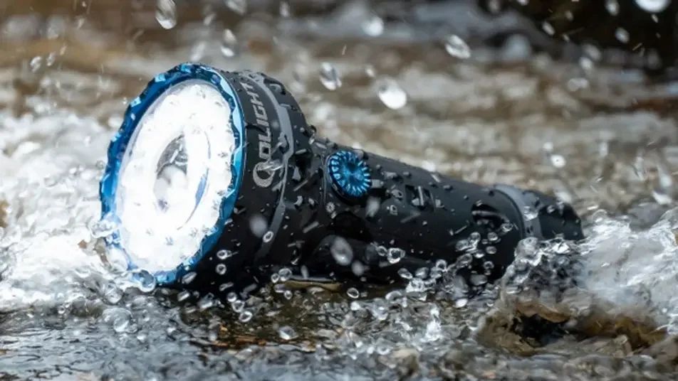 The Best Solar Flashlight Setup for Emergencies Isn't What You Think