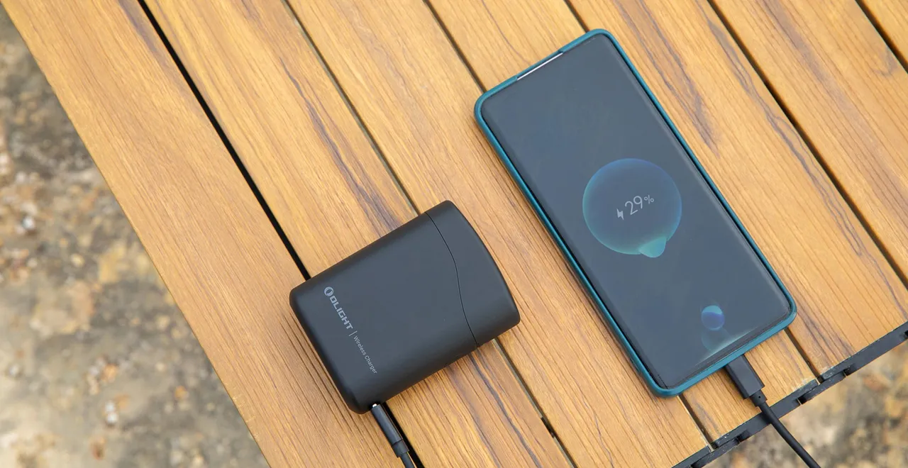 Baton 4 Powerful EDC Flashlight