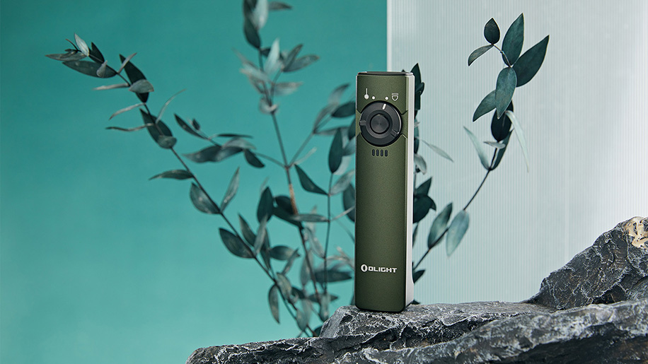 How Useful Arkfeld Flat EDC Flashlight for Indoor & Outdoor Activities Is?
