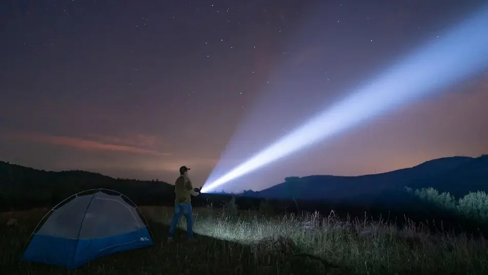 Best Long Range Throw Flashlights for Search and Rescue with High Candela