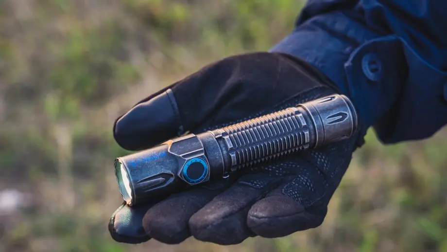 OLIGHT WARRIOR 3S ブラック Olight Warrior 3S Tactical Flashlight – 2,300 Lumens, Black
