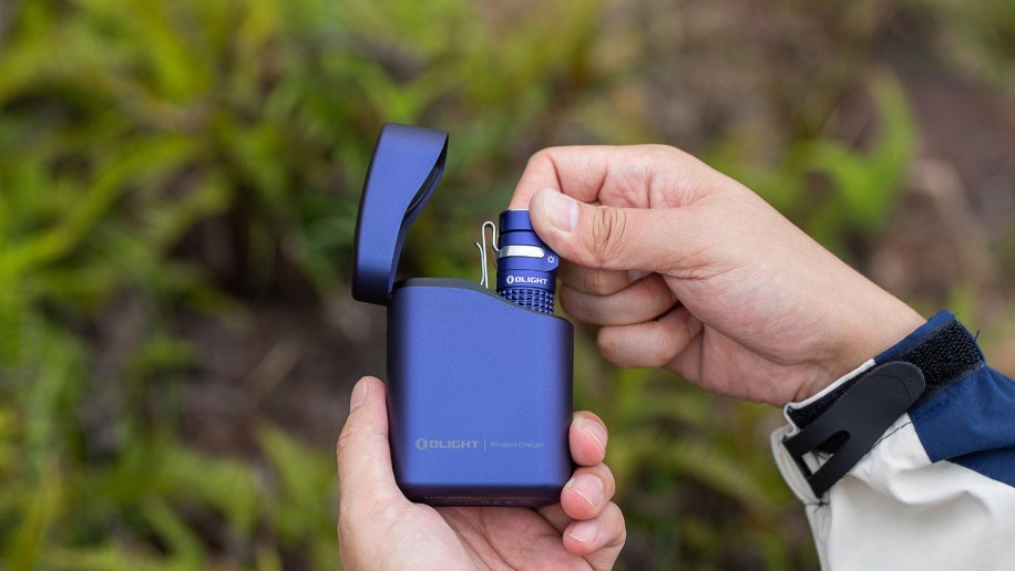 O-Fan Review of Baton 4:Powerful EDC Flashlight with USB-C