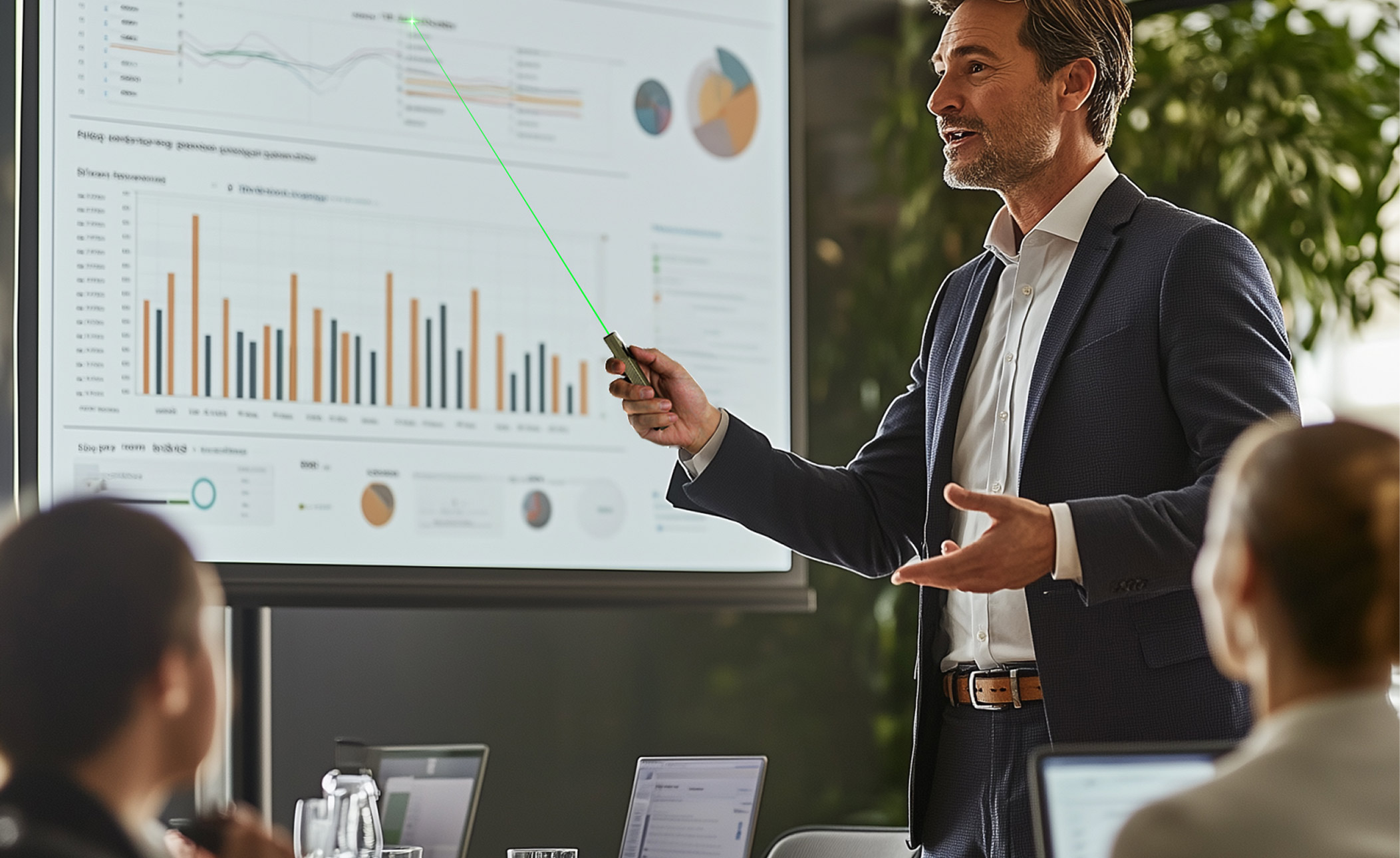 A presenter using Olight to highlight data charts, emphasizing curiosity and sharpness.